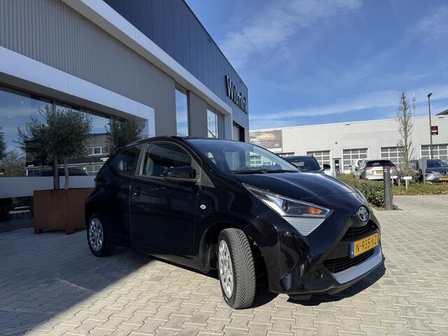 Toyota AYGO 1.0 VVT-i x-play | Camera | Carplay |