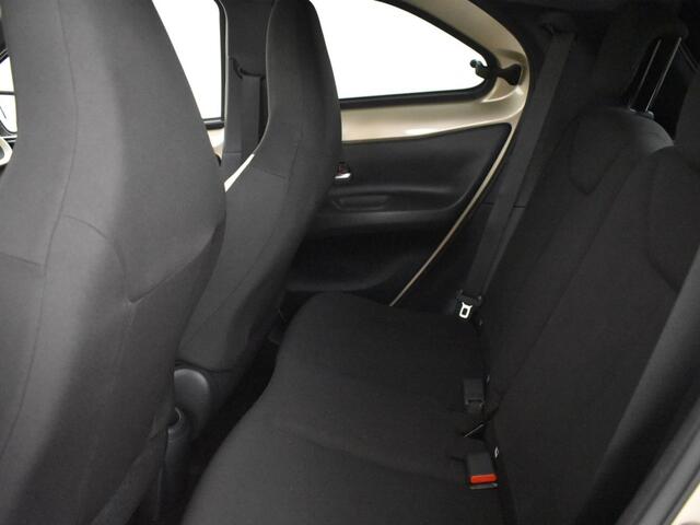 Toyota AYGO X 1.0 VVT-i S-CVT Pulse Bi Tone | PDC V+A | Navigatie
