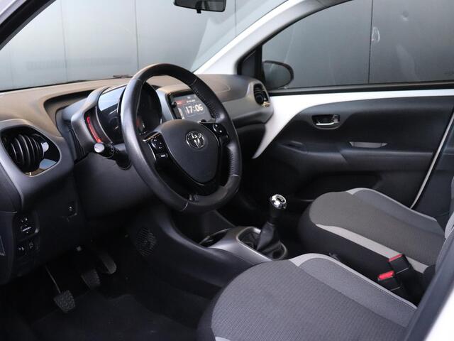 Toyota AYGO 1.0 VVT-i x-play | CAMERA | ELEK. SPIEGELS | BLEUTOOTH | CRUISE | AIRCO |