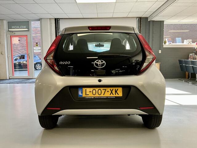 Toyota AYGO 1.0 VVT-i x-fun ** RIJKLAARPRIJS **