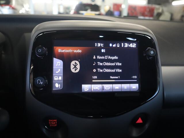 Toyota AYGO 1.0 VVT-i x-cite / Carplay / Camera / Keyless / Safety pack