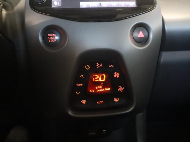 Toyota AYGO 1.0 VVT-i x-cite / Carplay / Camera / Keyless / Safety pack