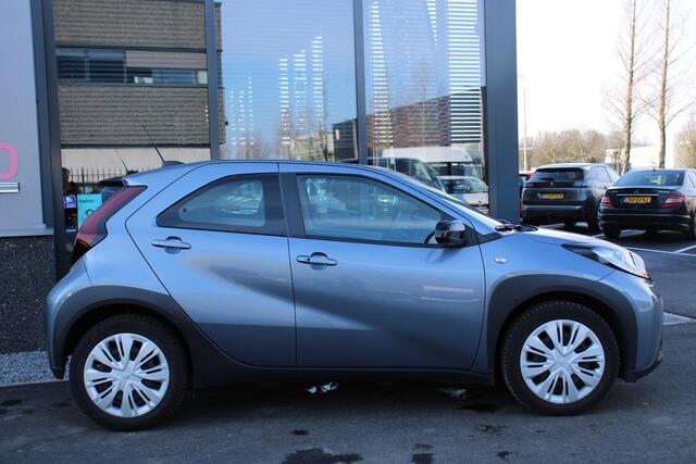 Toyota AYGO X 1.0 VVT-i MT Play