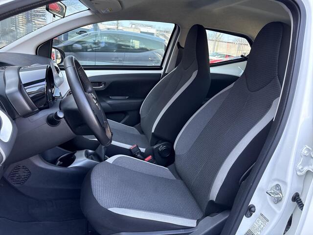Toyota AYGO 1.0 VVT-i x-play **APPLE CARPLAY/ BEGRENZER/ TOERENTELLER**