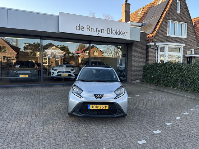 Toyota AYGO X 1.0 VVT-i Automaat Play / climate control / cruise control / Toyota 10 jaar garantie programma / Toyota Pechhulppas / rijklaarprijs