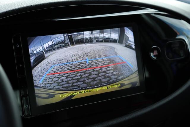 Toyota AYGO X 1.0 VVT-i JBL, Parkeersensoren, Stoelverwarming, Half leder, Keyless entry, 18 inch velgen