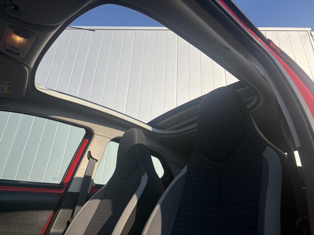 Toyota AYGO 1.0 VVT-i X-Play Cabrio NL Auto Dealer Onderhouden Carplay Android Auto