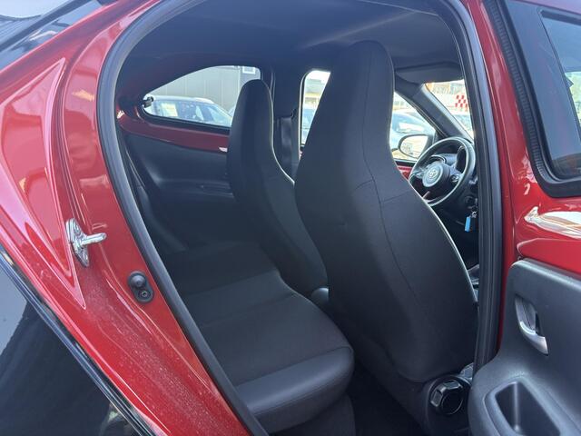 Toyota AYGO X 1.0 VVT-i S-CVT Envy Automaat | 1e eigenaar