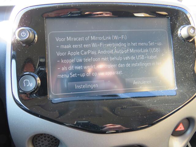 Toyota AYGO 1.0 VVT-i x-play * Rijklaarprijs incl. garantie * Camera * Airco * Carplay Android *