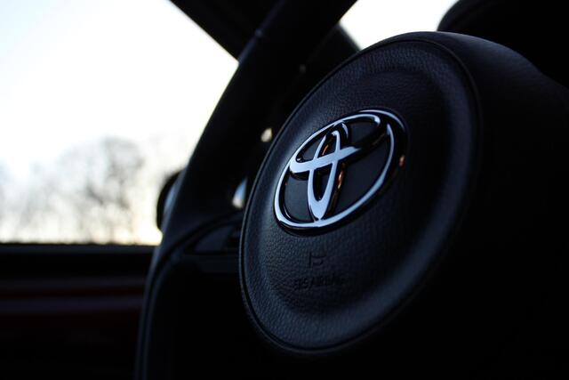 Toyota AYGO X 1.0 VVT-i S-CVT Premium JBL Geluidsinstallatie, Keyless Entry, Adaptieve Cruise Control