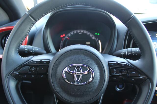 Toyota AYGO X 1.0 VVT-i MT Envy | Rijklaar | Navi | Keyless | PDC | DAB | Camera | Apple/Android | Stoel Verw. | Dealer Onderhouden