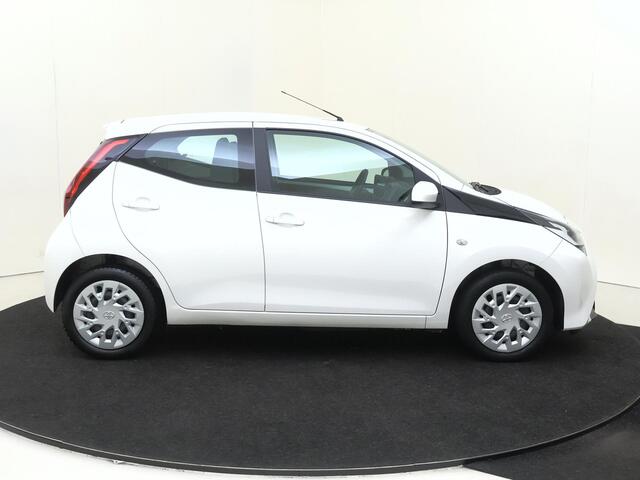 Toyota AYGO 1.0 VVT-i x-play