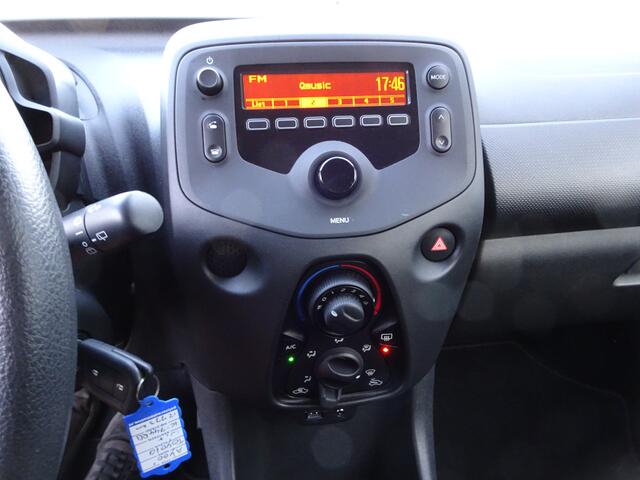 Toyota AYGO 1.0 VVT-i x-fun Airco, elektrische ramen, centrale vergrendeling, licht metalen velgen, enz.