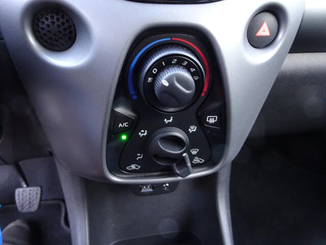 Toyota AYGO 1.0 VVT-i x-play Airco, achteruitrij camera, elektrische ramen, centrale vergrendeling, apple carplay, android auto, enz.