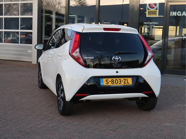Toyota AYGO 1.0 VVT-i x-play Automaat | Parkeercamera | Carplay |