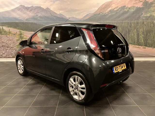 Toyota AYGO 1.0 VVT-i x-joy | Half-Leder | Camera | Trekhaak | Dealeronderhouden | Org. NL |