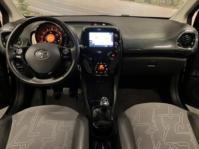 Toyota AYGO 1.0 VVT-i x-joy | Half-Leder | Camera | Trekhaak | Dealeronderhouden | Org. NL |