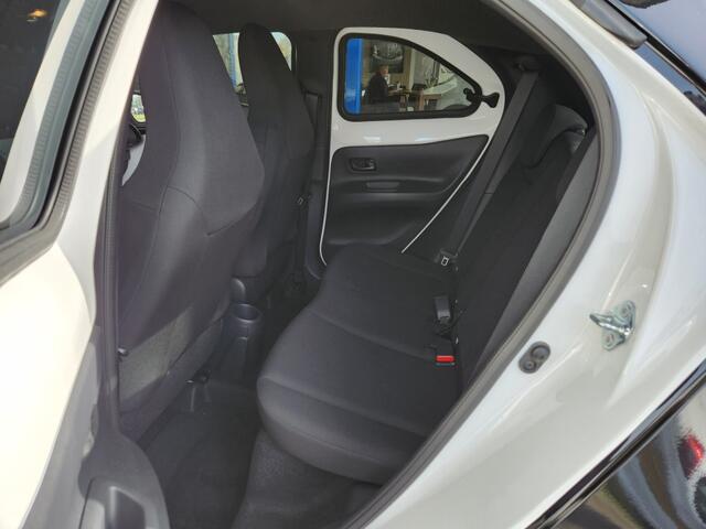 Toyota AYGO 1.0 VVT-I MT Pulse, Climate, Adapt. Cruise, Android/Apple, Bi-Tone