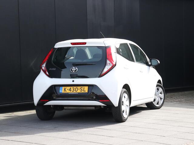 Toyota AYGO 1.0 VVT-i x-play | CAMERA | ELEK. SPIEGELS | BLEUTOOTH | CRUISE | AIRCO |