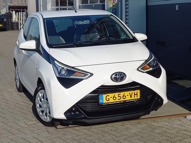 Toyota AYGO 1.0 VVT-i x-play limited - CAMERA - CARPLAY / ANDROID - AIRCO - CRUISE LIMITER