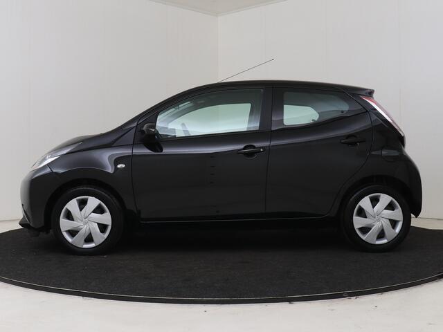Toyota AYGO 1.0 VVT-i x-play | Dealer onderhouden | Airco | Camera | Bluetooth