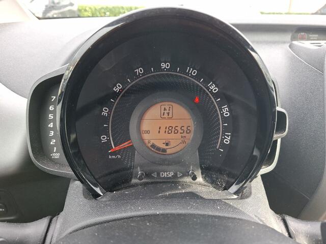 Toyota AYGO 1.0 VVT-i x-Joy AUT! 1e Eig! Camera! Climatronic! 29-12-2020! VERWACHT!