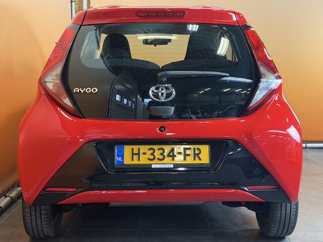 Toyota AYGO 1.0 VVT-i x-play automaat | airco | camera | 5drs rijstrooksensor | brake assist
