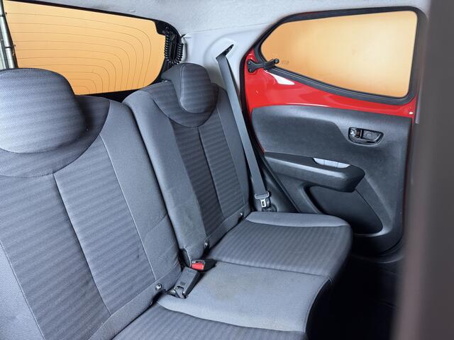 Toyota AYGO 1.0 VVT-i x-play automaat | airco | camera | 5drs rijstrooksensor | brake assist