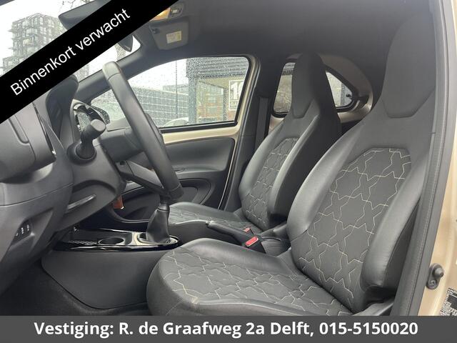 Toyota AYGO X 1.0 VVT-i MT Envy | JBL audio | Camera | Navigatie |