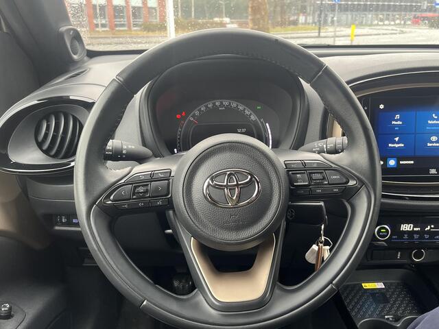 Toyota AYGO X 1.0 VVT-i MT Envy | JBL audio | Camera | Navigatie |