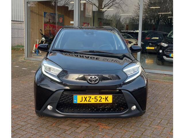 Toyota AYGO X 1.0 VVT-i MT first