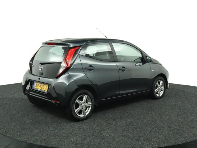 Toyota AYGO 1.0 VVT-i x-play | Lichtmetalen Velgen | Airco | Achteruitrijcamera | Led Verlichting | Bluetooth |