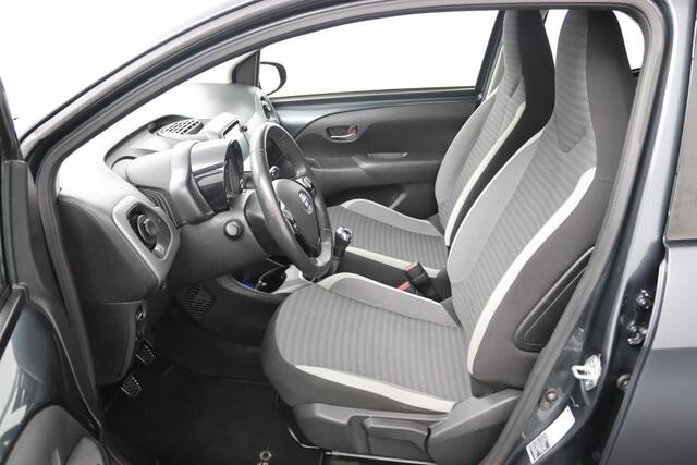 Toyota AYGO 1.0 VVT-i x-play | Lichtmetalen Velgen | Airco | Achteruitrijcamera | Led Verlichting | Bluetooth |