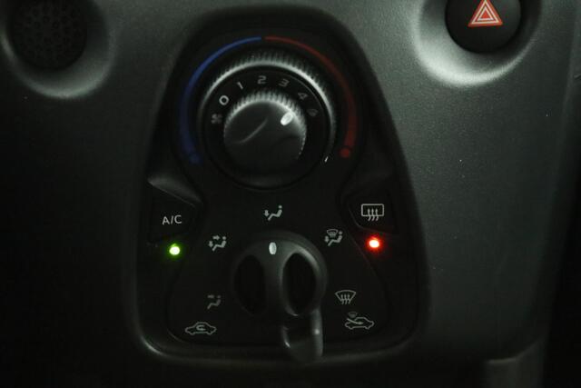 Toyota AYGO 1.0 VVT-i x-fun | Airco | Elektrische ramen | Centrale vergrendeling | Bluetooth |