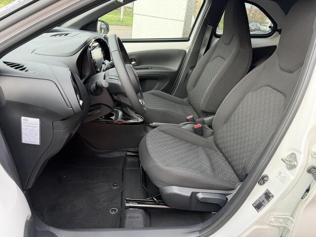 Toyota AYGO X 1.0 VVT-i S-CVT Pulse Automaat | All-wheather banden | Unieke KM-stand | 1e eigenaar