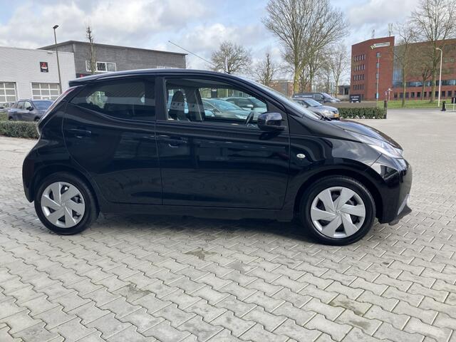 Toyota AYGO 1.0 VVT-i x-play | Camera/BlueTooth