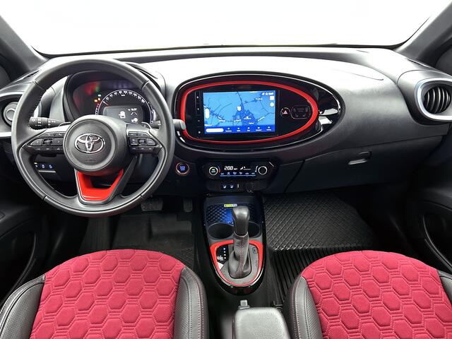 Toyota AYGO X 1.0 VVT-i S-CVT Premium Undercover Edition | PDC | Half Leer | Stoelverwarming