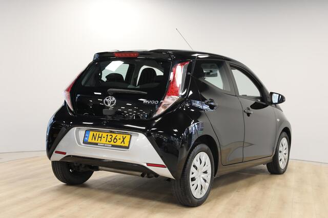 Toyota AYGO 1.0 VVT-i x-play | Cruise | Camera | Airco