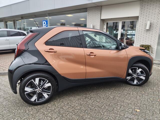 Toyota AYGO X Hybrid 115 Pulse | Easy Pack | Stoelverwarming | Sensoren v/a