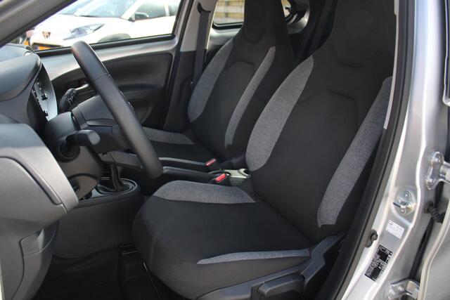 Toyota AYGO X 1.0 VVT-i MT Play Achteruitrijcamera, Cruise Control Adaptief, Apple Carplay/Android Auto