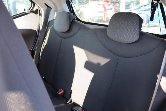 Toyota AYGO 1.0 VVT-i x-fun, Bluetooth, Airco, Elektrische ramen voor, Start / Stop, Speed Limiter.