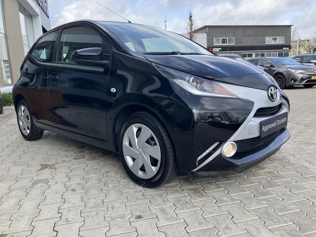 Toyota AYGO 1.0 VVT-i x-play | Camera/BlueTooth