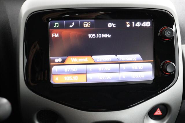 Toyota AYGO 1.0 VVT-i x-play | Airco | Navigatie | Achteruitrijcamera |