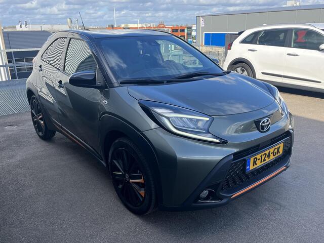 Toyota AYGO X 1.0 VVT-i S-CVT Limited Zeer lage KM stand! Parkeersensoren, JBL, achteruitrij camera, stoelverwarming, navigatie Apple CarPlay/Android Auto, NL-auto & automaat!