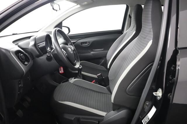 Toyota AYGO 1.0 VVT-i x-play | Achteruitrijcamera | Airco | Lichtmetalen Velgen | Bluetooth |