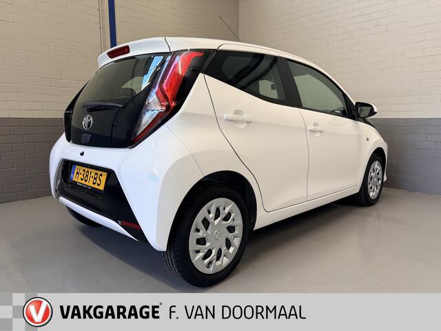 Toyota AYGO 1.0 VVT-i x-play limited | camera | nav | carplay