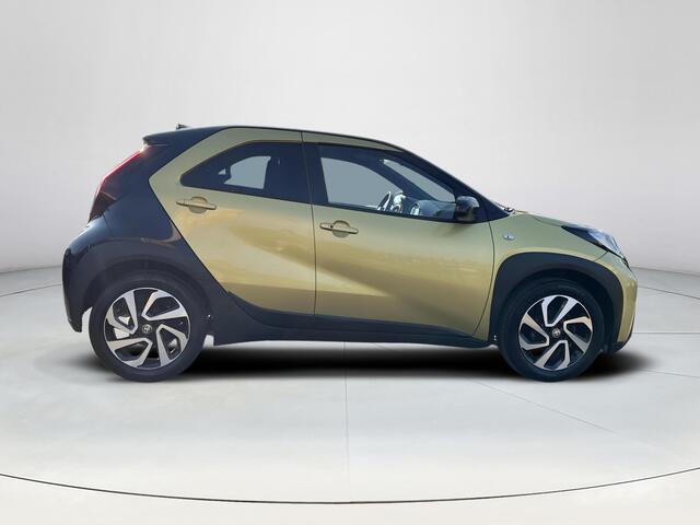 Toyota AYGO X 1.0 VVT-i MT Pulse | Keyless entry | Navigatie | Licht metalen velgen | Automatische airco | Draadloze telefoonlader |