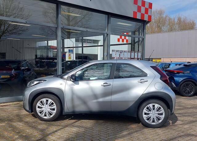 Toyota AYGO X 1.0 VVT-i MT Play