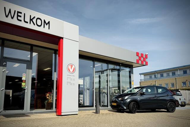 Toyota AYGO 1.0 VVT-i x-play | CAMERA | CARPLAY + ANDROID | AIRCO