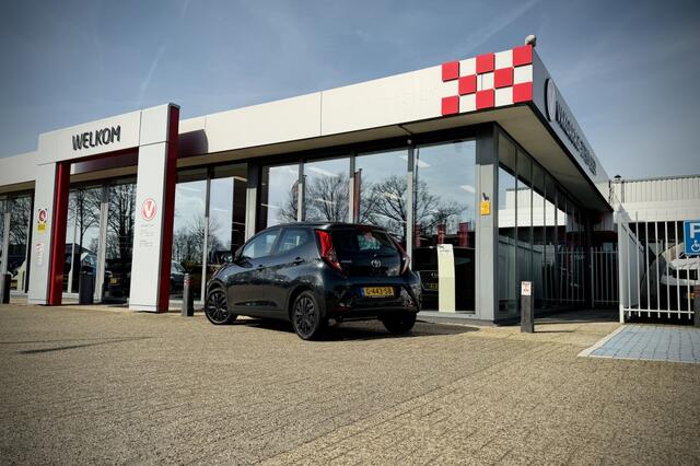 Toyota AYGO 1.0 VVT-i x-play | CAMERA | CARPLAY + ANDROID | AIRCO